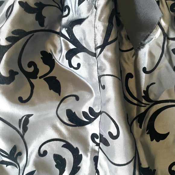 CHASE N’LONDON Grey Victorian swirl dress- various - Picture 5 of 6